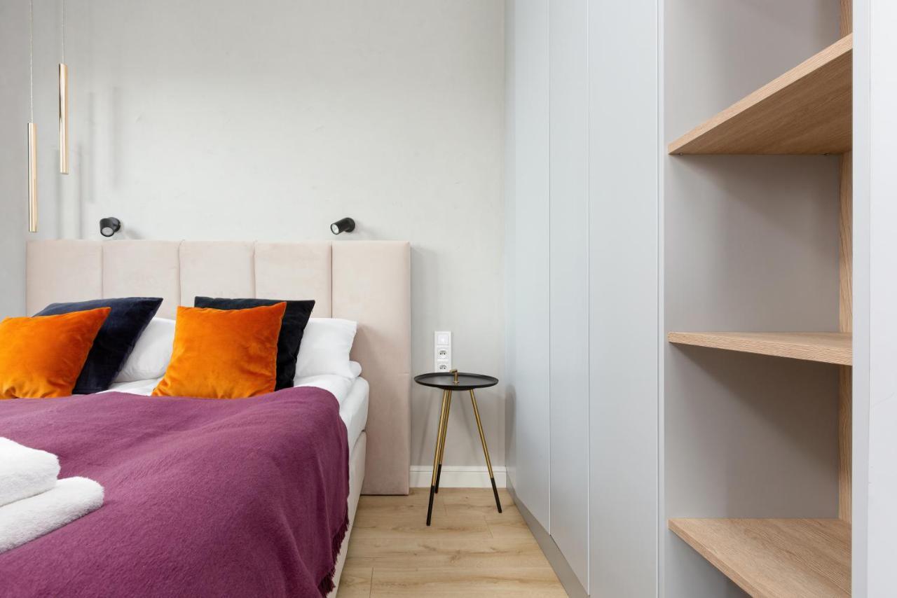 Centrum Pawia 51 By Renters Prestige * Warschau